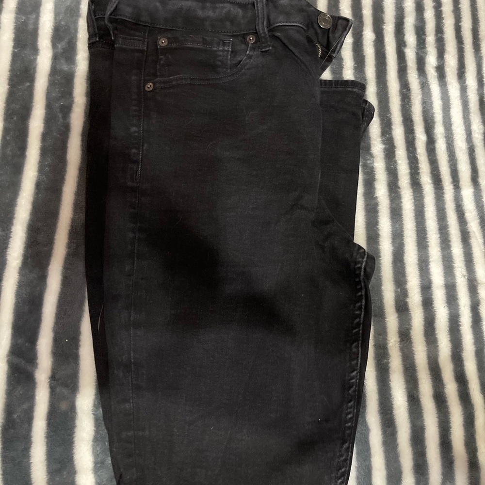 GAP Woman’s  Dark Black Skinny Jeans